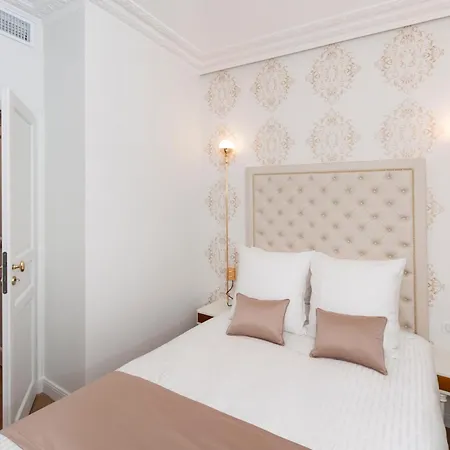 Pick A Flat's Champs Elysees - Rue Lincoln * Parigi