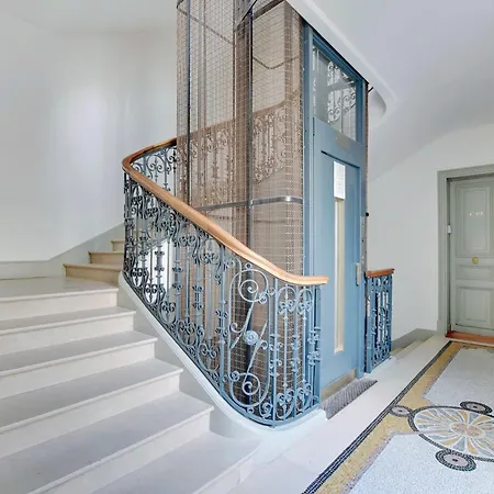 Pick A Flat's Champs Elysees - Rue Lincoln * Parigi