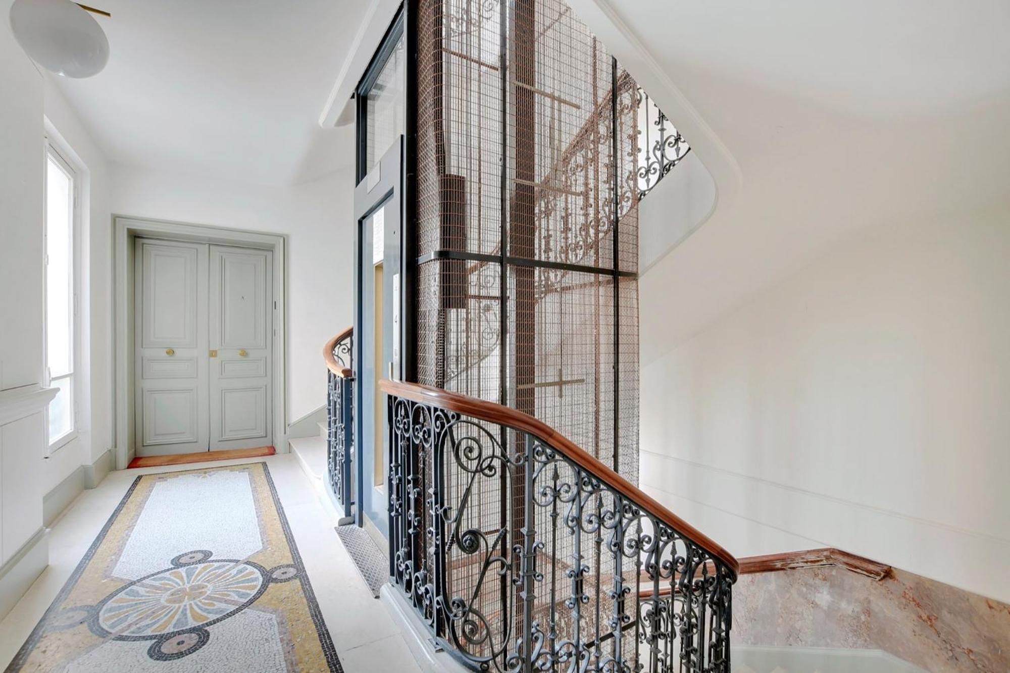 Pick A Flat's Champs Elysees - Rue Lincoln Appartamento